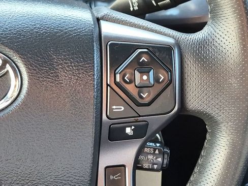 Used 2019 Toyota Tacoma TRD Off-Road w/ Technology Package AWD/4WD image 21