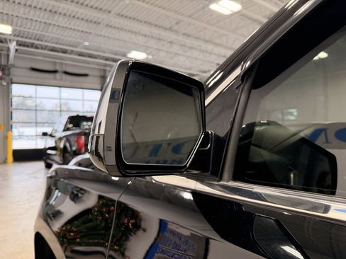 Used 2019 GMC Yukon XL Denali image 20