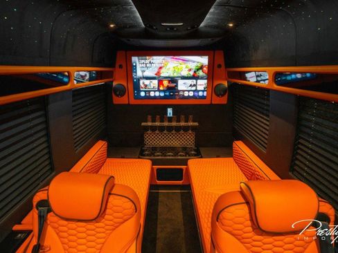 Used 2025 Mercedes-Benz Sprinter 2500 image 39