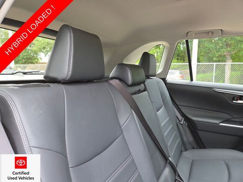 Used 2022 Toyota RAV4 XLE Premium AWD/4WD image 18