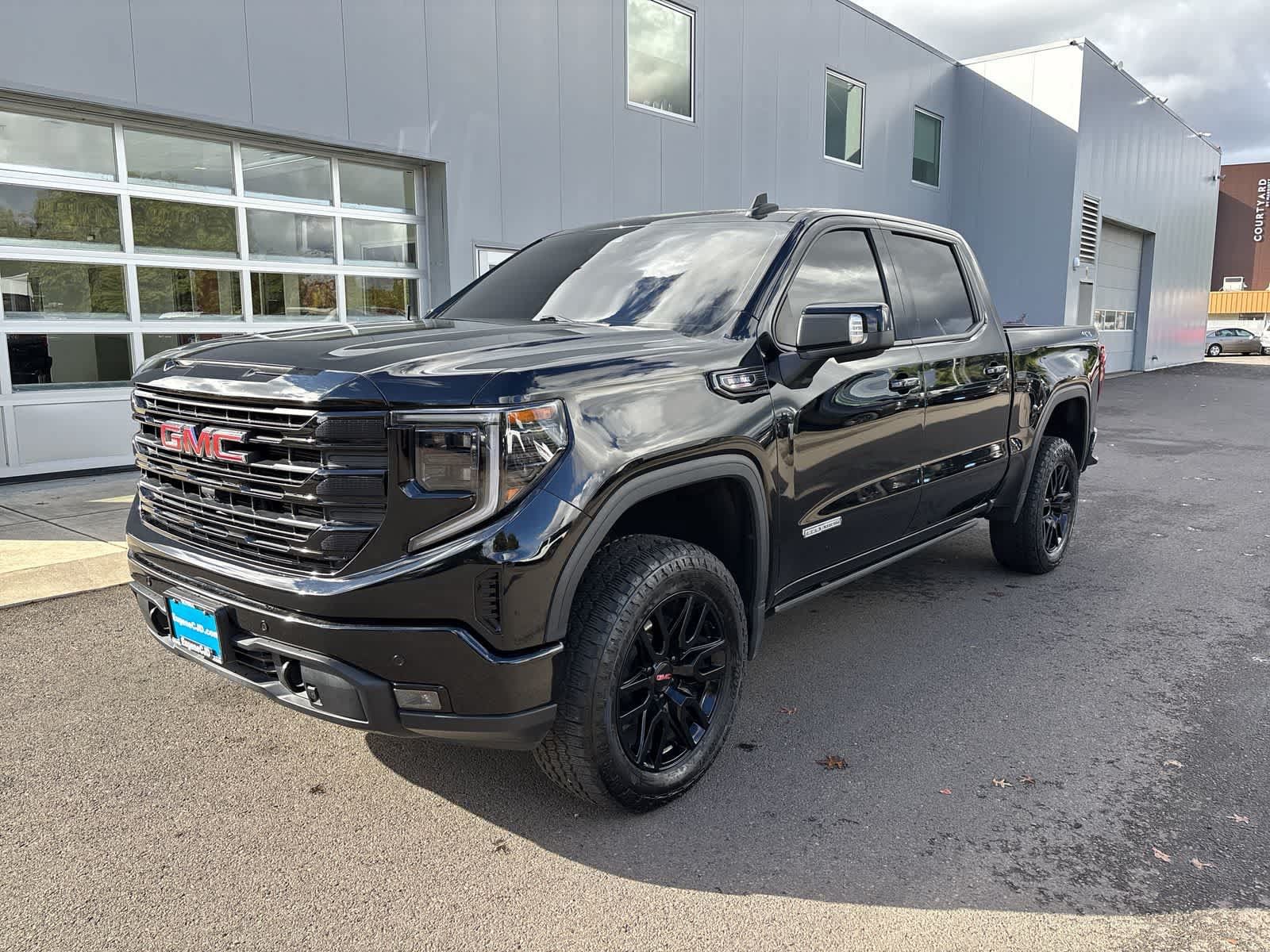 Used 2025 GMC Sierra 1500 Elevation w/ Elevation Premium Package AWD/4WD image 1