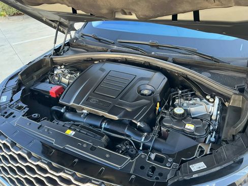 Used 2019 Land Rover Range Rover Velar S AWD/4WD image 31