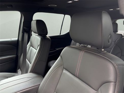 Used 2023 Chevrolet Traverse RS image 8