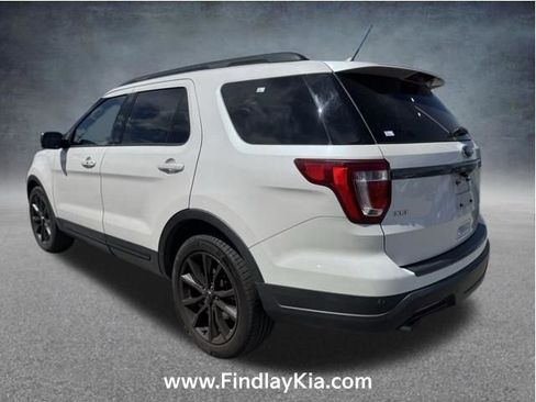 Used 2019 Ford Explorer XLT w/ Equipment Group 202A image 5