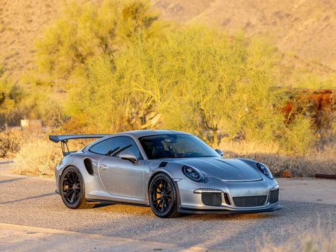 Used 2016 Porsche 911 GT3 RS image 2
