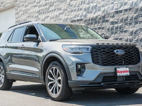 Used 2026 Ford Explorer ST-Line AWD/4WD image 2