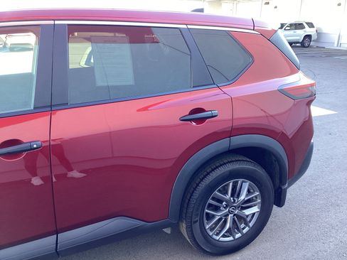 Used 2023 Nissan Rogue S image 6