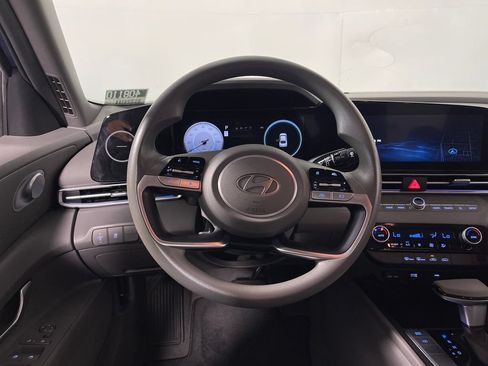 Certified 2024 Hyundai Elantra SEL FWD image 16