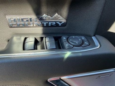 Used 2022 Chevrolet Silverado 1500 High Country w/ High Country Premium Package image 17