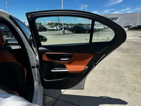 Used 2025 Mercedes-Benz C 300 Sedan image 27