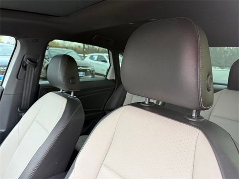 Used 2020 Volkswagen Jetta R-Line w/ R-Line Cold Weather Package image 10