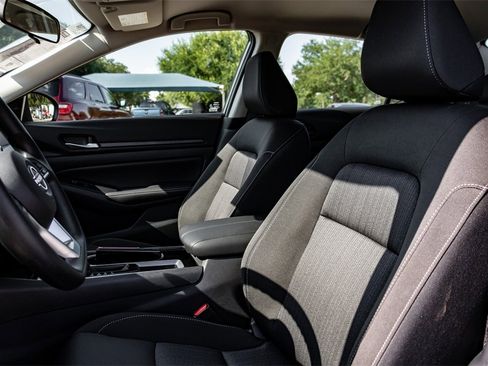New 2024 Nissan Altima 2.5 SV image 8