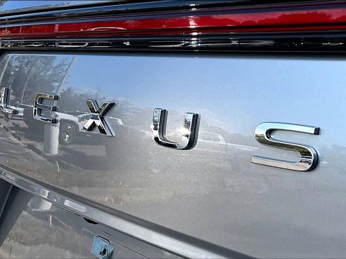 Used 2024 Lexus LX 600 F Sport image 31