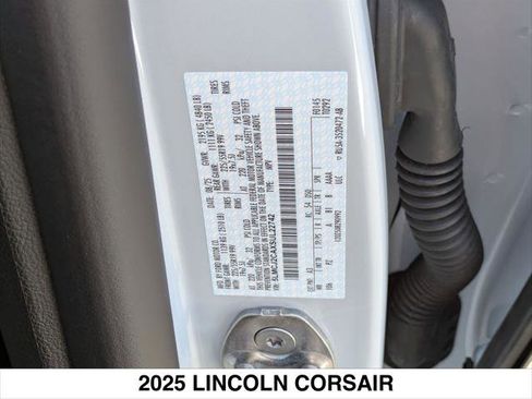 New 2025 Lincoln Corsair Reserve image 15