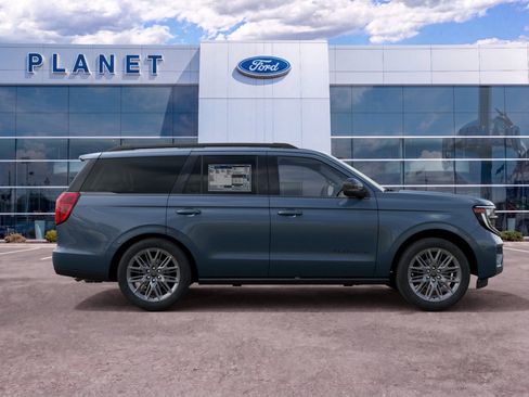 New 2027 Ford Expedition Platinum w/ Stealth Appearance Package RWD image 6