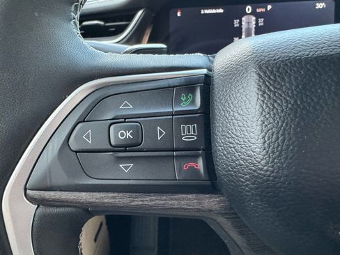 Used 2024 Jeep Grand Cherokee Limited w/ Luxury Tech Group II image 21