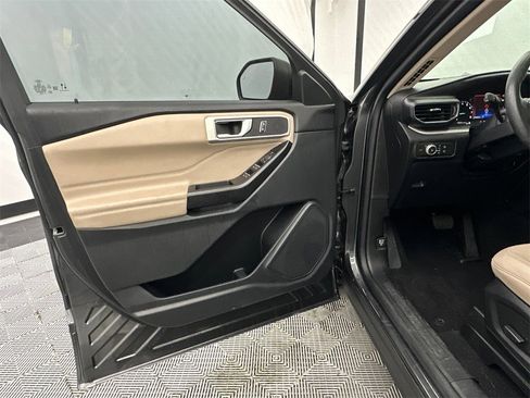 Used 2020 Ford Explorer XLT w/ Equipment Group 202A image 11