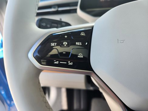 New 2025 Volkswagen ID. Buzz 1st Edition image 17