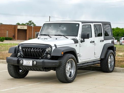 Used 2018 Jeep Wrangler Unlimited Sport S AWD/4WD image 6