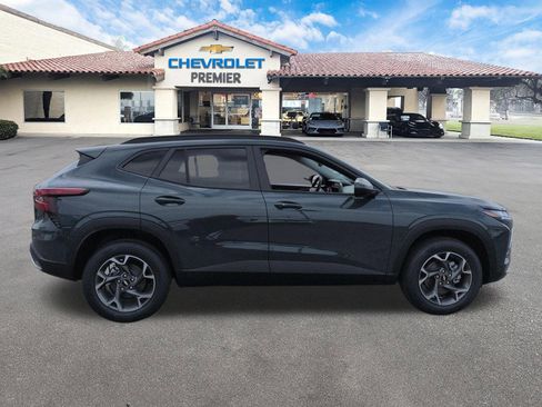 New 2026 Chevrolet Trax LT w/ Driver Confidence Package FWD image 9