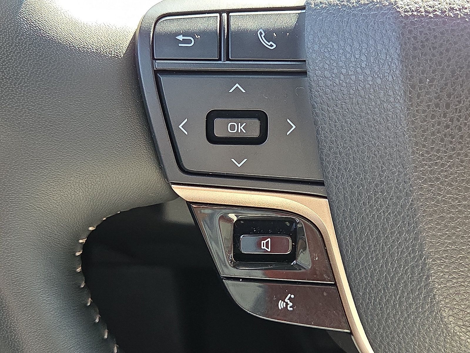 Used 2024 Toyota Crown Platinum AWD/4WD image 21