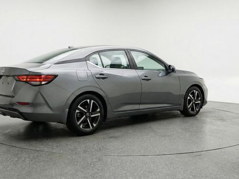 Used 2025 Nissan Sentra SV image 9