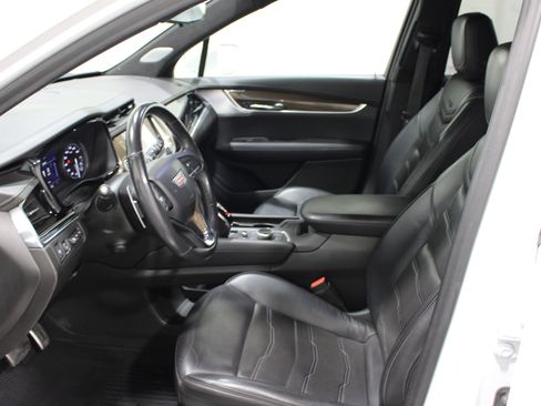 Used 2020 Cadillac XT6 Sport w/ Platinum Package AWD/4WD image 3