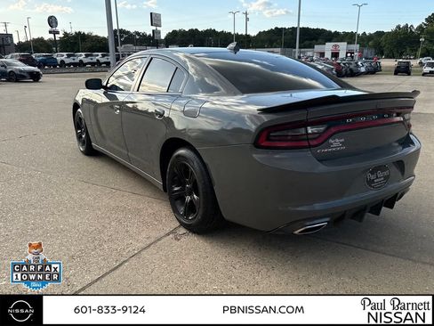 Used 2023 Dodge Charger SXT RWD image 12