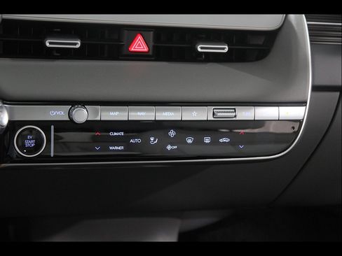 Certified 2024 Hyundai Ioniq 5 Limited AWD/4WD image 16
