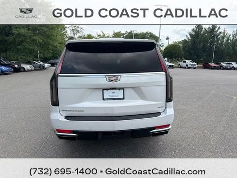Used 2021 Cadillac Escalade ESV Premium Luxury w/ Driver Assist Tech Package AWD/4WD image 3