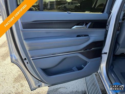 Certified 2024 Jeep Grand Wagoneer Series III w/ Rear Seat Video Group 1 image 19