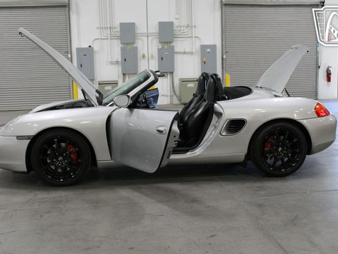 Used 2001 Porsche Boxster S RWD image 39