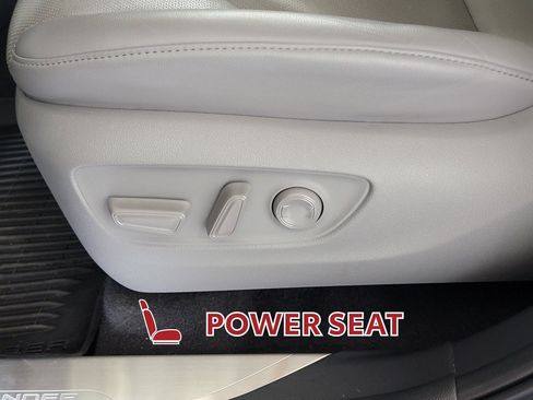 Used 2023 Toyota Highlander Limited AWD/4WD image 15
