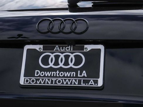 Used 2025 Audi Q3 2.0T Premium w/ Convenience Package AWD/4WD image 11
