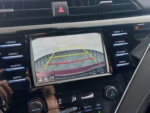 Used 2018 Toyota Camry SE w/ Convenience Package image 22