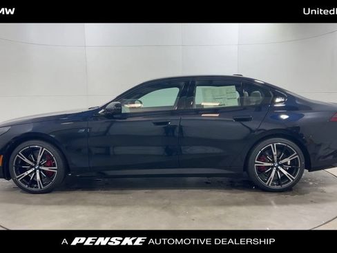 Used 2026 BMW 530i w/ M Sport Package RWD image 5