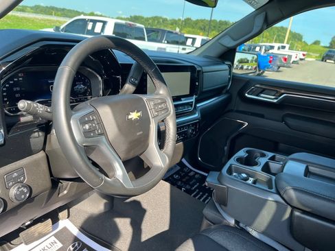Used 2024 Chevrolet Silverado 1500 LT AWD/4WD image 15