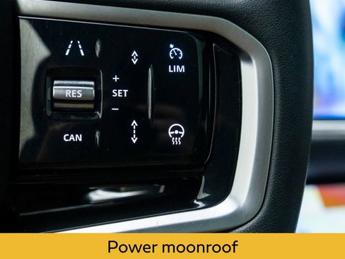 Used 2023 Land Rover Range Rover Velar R-Dynamic S image 30