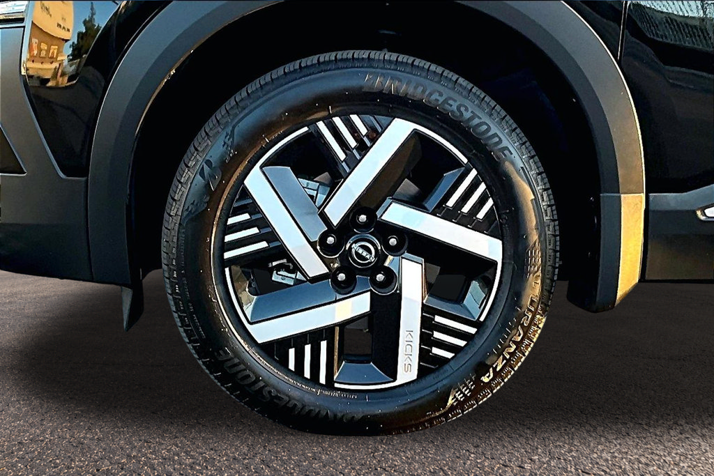 Certified 2026 Nissan Kicks SV FWD image 29