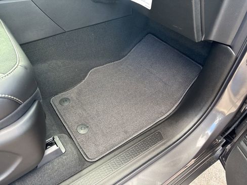 New 2025 Jeep Grand Cherokee Altitude image 28