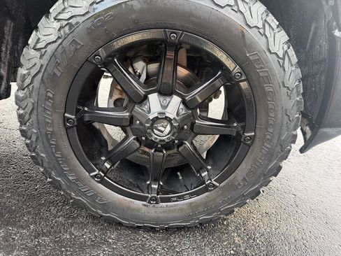 Used 2019 RAM 1500 Classic SLT w/ Black Appearance Group AWD/4WD image 19
