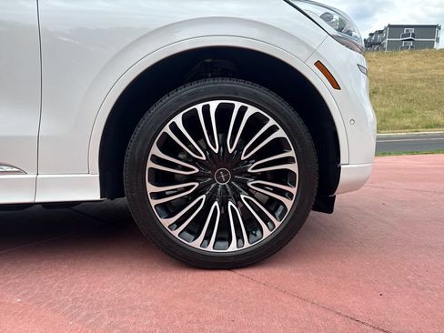 Certified 2023 Lincoln Aviator Black Label w/ Dynamic Handling Package AWD/4WD image 35