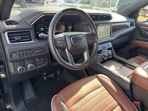 Used 2023 GMC Yukon XL Denali Ultimate image 18