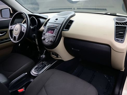 Used 2012 Kia Soul ! FWD image 14