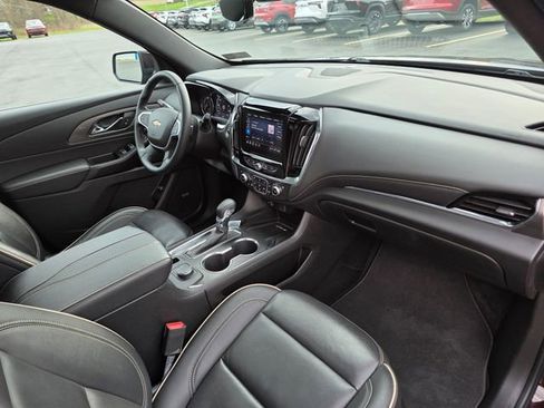 Used 2023 Chevrolet Traverse Premier image 28
