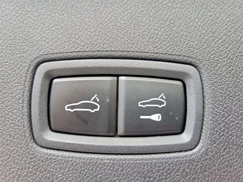 Used 2025 Porsche Cayenne E-Hybrid image 18