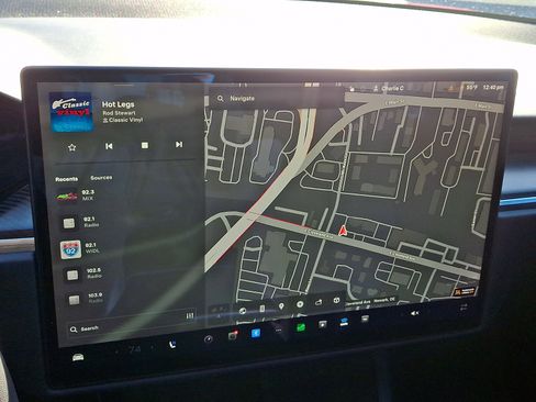 Used 2021 Tesla Model S Plaid image 16