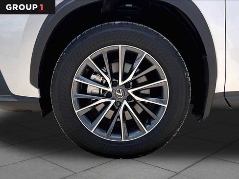 Used 2025 Lexus NX 250 FWD w/ Towing Package (2000 Lbs) image 9