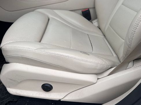 Used 2019 Mercedes-Benz GLC 300 4MATIC image 13