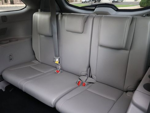 Used 2019 Toyota Highlander XLE AWD/4WD image 22